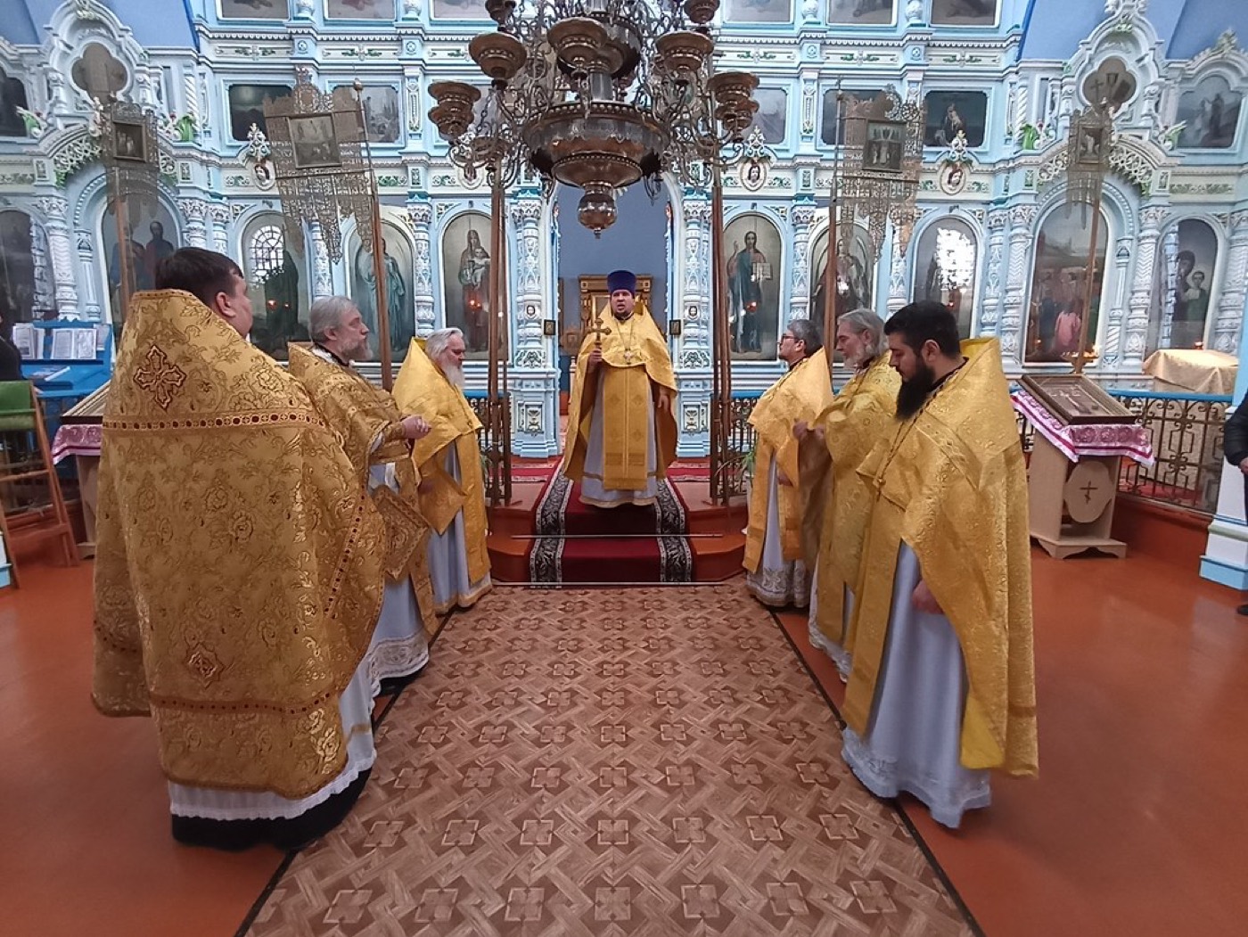 Богослужение в храме святителя Николая Чудотворца села Кугульта