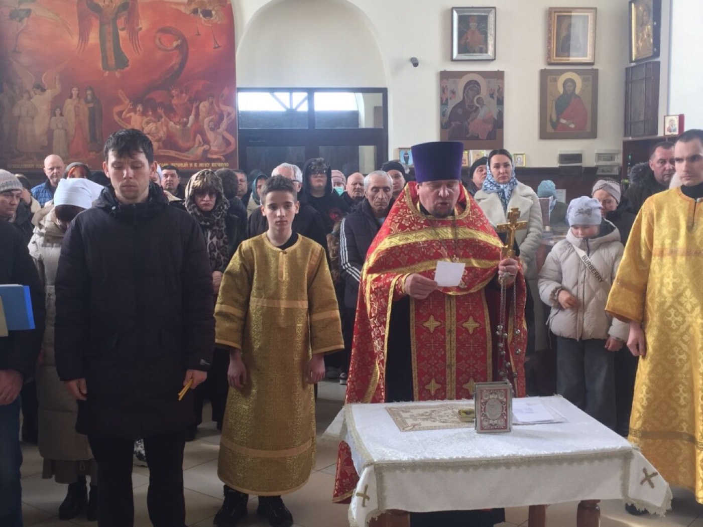 Прихожане и гости встречи